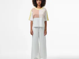 Женская эластиная Футболка Lacoste