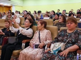 В Якутске с 75-летием поздравили заслуженного экономиста России Владимира Птицына