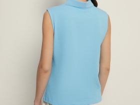 Поло без рукавов приталенного силуэта
