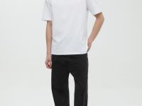 Базовая футболка из хлопка прямого силуэта