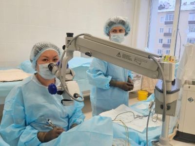 В Ленском районе офтальмологи провели выездные операции, восстановив зрение 65 пациентам