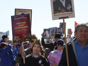 Фото. В Якутске акция «Бессмертный полк» собрала более 50 тысяч человек