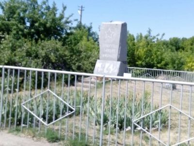 Братская могила советских воинов, погибших в период Сталинградской битвы