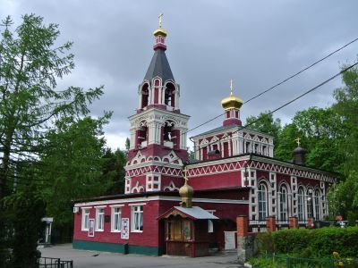 Храм св. мц. Параскевы Пятницы в Качалове (Сев. Бутово), кон. XVII в. (?), 1901-1904 гг., архитектор Н.Н.Благовещенский (?)