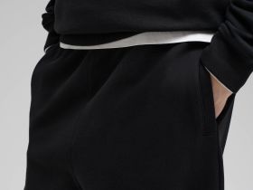 Брюки объемного кроя из футера