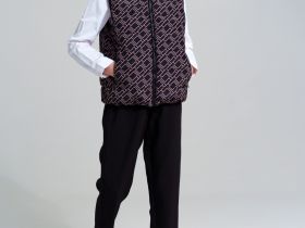 Жилет текстильный с полиуретановым покрытием для девочек