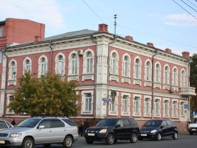 Здание городской санитарно-эпидемиологической станции с флигелем во дворе