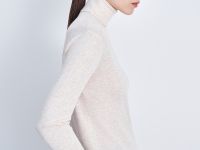 Водолазка приталенного силуэта