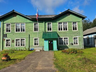 Здание школы, в которой учился Герой Советского Союза танкист Д.Ф.Некрасов