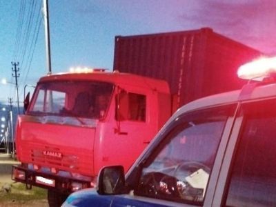 В Нижнем Бестяхе пьяный мужчина угнал КАМАЗ