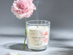 Свеча ароматическая Peony Blush