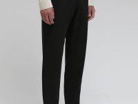 Брюки прямого кроя со складками