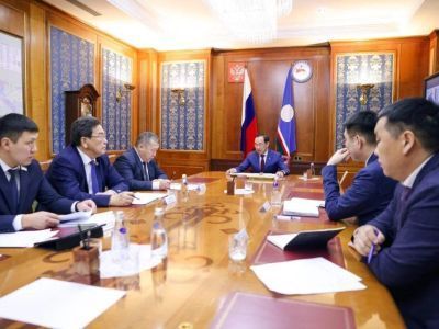 Айсен Николаев поручил до конца первого полугодия ввести отстающие объекты по программе переселения