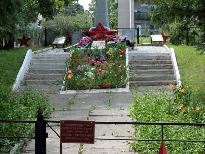 Братское захоронение советских воинов, погибших в 1941-44 гг.