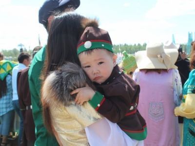 Глава Якутии: Главная задача в Год матери – оказать реальную поддержку матерям