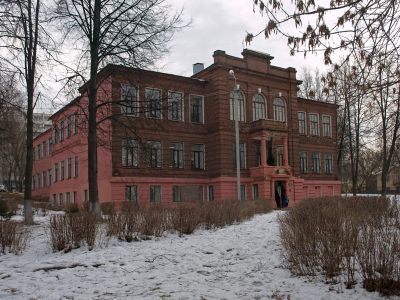 Здание, где в 1918 г. проходил 1-й уездный съезд Советов