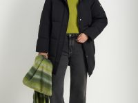 Пуховое полупальто со съемным капюшоном