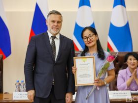 Государственные награды вручили медицинским работникам Якутии