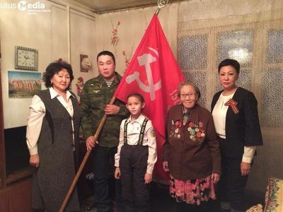 Знамя Победы побывало у ветеранов тыла — жителей Аллаихи