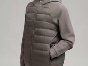 Стеганая куртка с наполнителем из натурального пуха