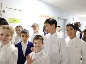 Профсоюзы Якутии поздравили маленьких пациентов детского туберкулезного санатория с Днем знаний