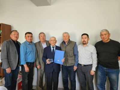 В Якутии именем писателя и геолога Василия Тумарча назвали алмаз