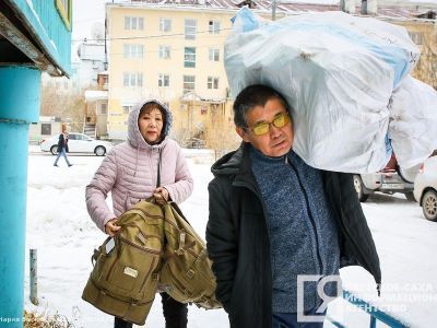 Жители села Сватай Среднеколымского района передали помощь мобилизованным землякам