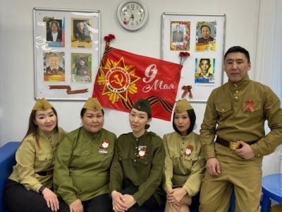 Сотрудники Алмазэргиэнбанка поздравили ветеранов с Днём Победы