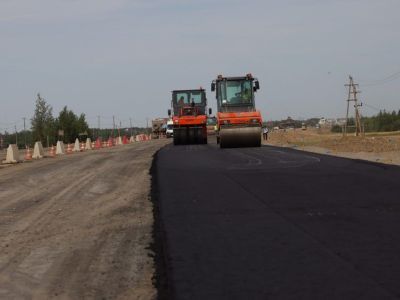 На автодороге «Умнас» между Якутском и Покровском уложили 65 км асфальта 