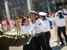 5,5 тысяч пар станцевали вальс Победы в Якутске