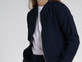 Бомбер для девочки