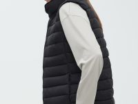 Утепленный жилет приталенного силуэта