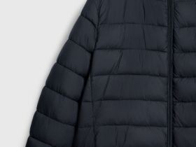 Базовая ультралёгкая куртка с капюшоном, Черный