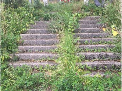 Памятный знак на месте бывшей стоянки эсминца "Стройный"