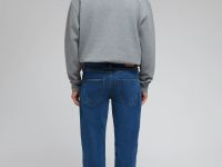 Джинсы прямого кроя