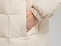 Пуховое пальто с капюшоном