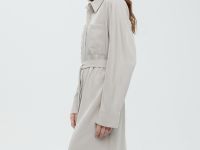 Платье с нагрудными карманами и поясом