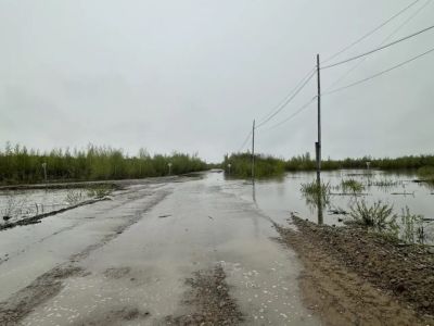 На нескольких участках дорог в Якутии сохраняются подтопления и ограничения движения