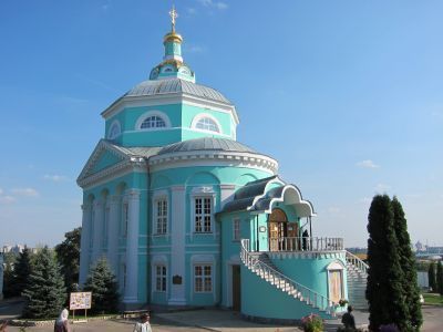 Церковь и колокольня Алексеевского Акатова монастыря