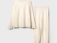 Комплект трикотажный для женщин: джемпер, брюки