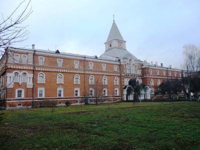 Корпус братский с церковью святого Саввы Стратилата
