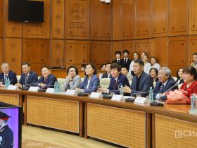 Вручены стипендии первого президента Якутии «Знанием победишь»