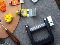 Пресс выжиматель Малевичъ для красок в тюбиках