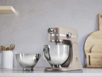 Electrolux Кухонный комбайн Electrolux EKM5570 / 1200 Вт / 10 скоростей / 4.8 л / песочного цвета