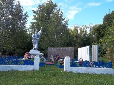 Братская могила воинов, погибших в 1943 г.