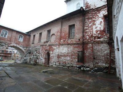 Ризница на подклетах