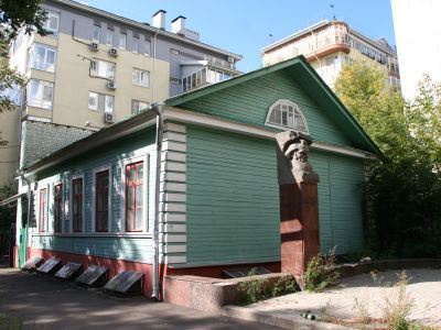 Дом, в котором в детские годы жил композитор Милий Александрович Балакирев