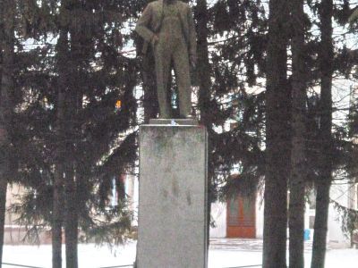 Памятник В.И.Ленину