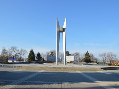 Братская могила мирных жителей, замученных фашистскими оккупантами