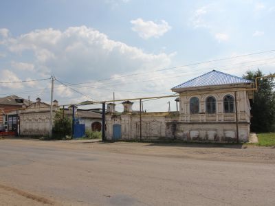 Дом жилой с кладовой